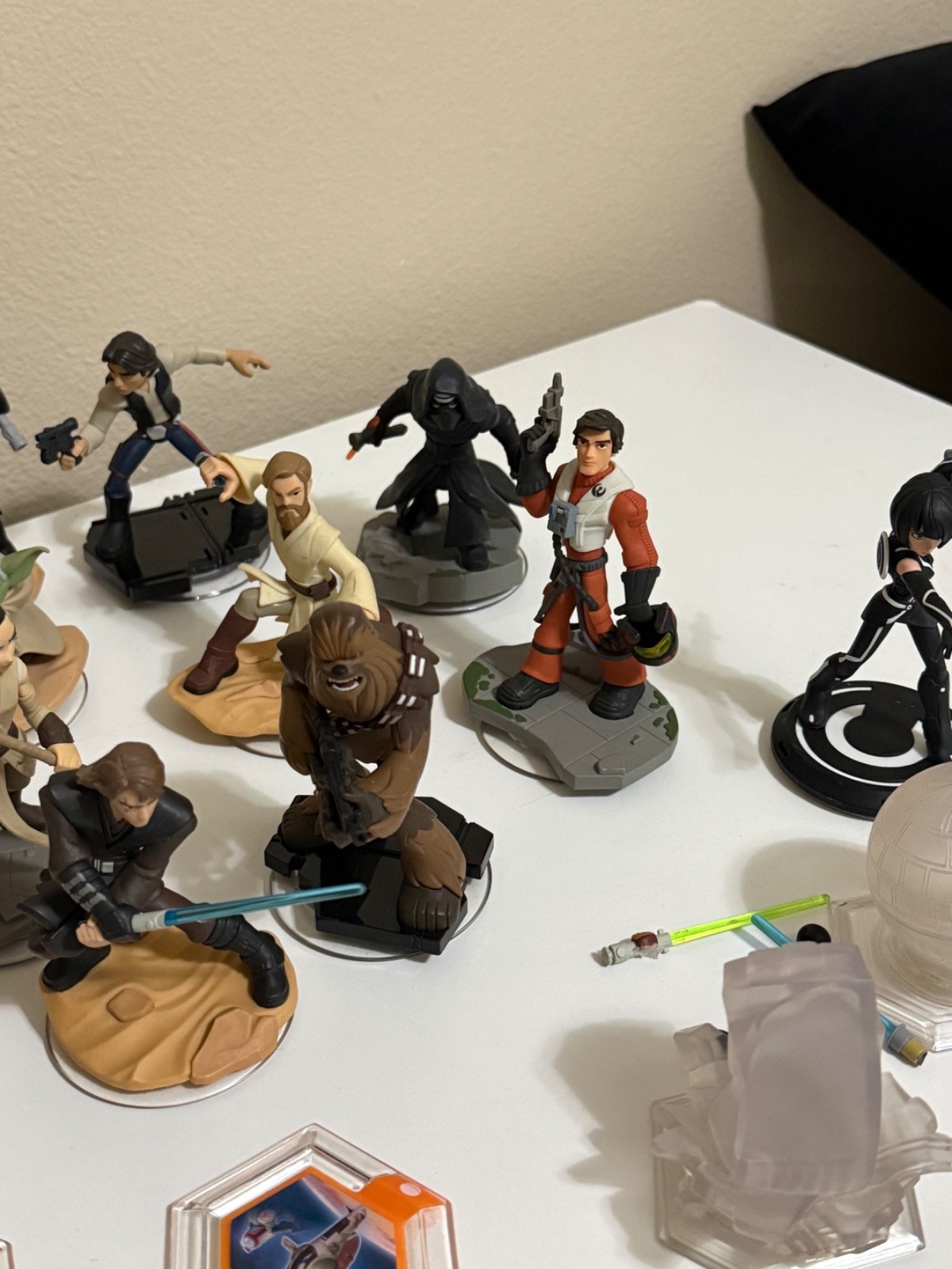 37 Disney Infinity Figures Power Disc Xbox One Portal Base Avengers Star Wars