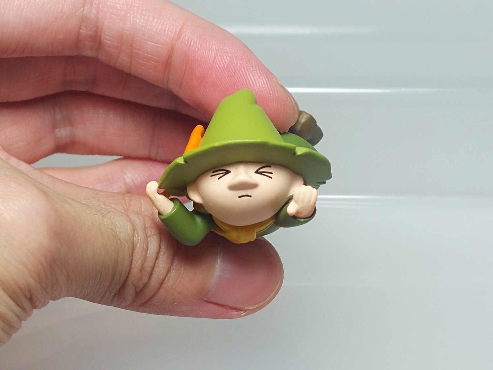 Moomin Suttenkororin Figure Snufkin T-ARTS 2023 Toy Japan R06 0.9in