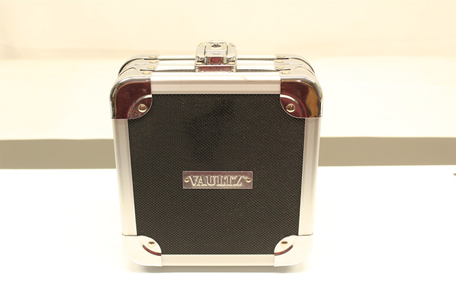 Vintage Rigid Storage Case 6″ x 6″ x 2″ Video Game Storage Travel