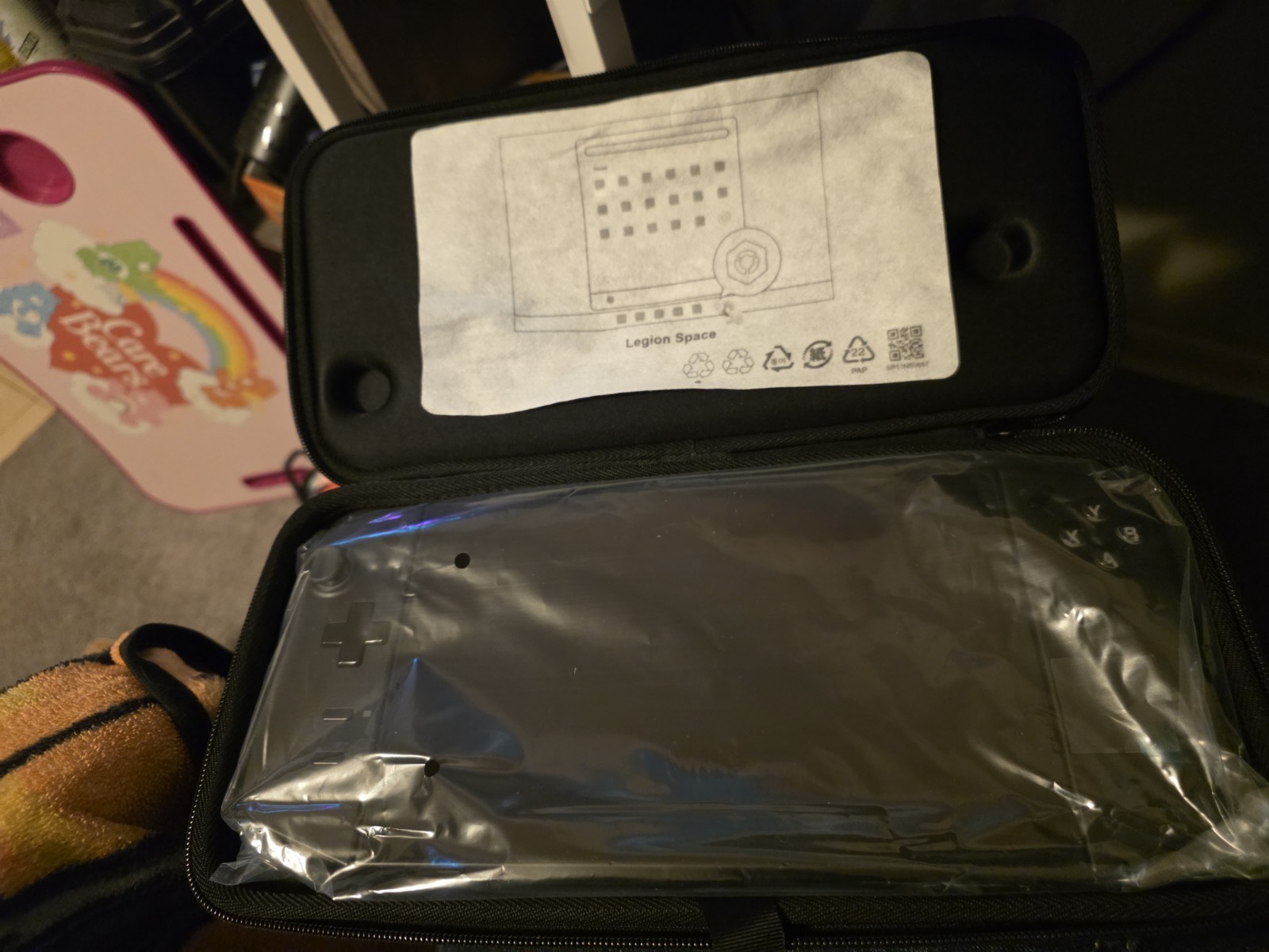 Lenovo Legion Go 512GB Windows 11 2560×1600 Black w/ Case Charger 512 Sim Card