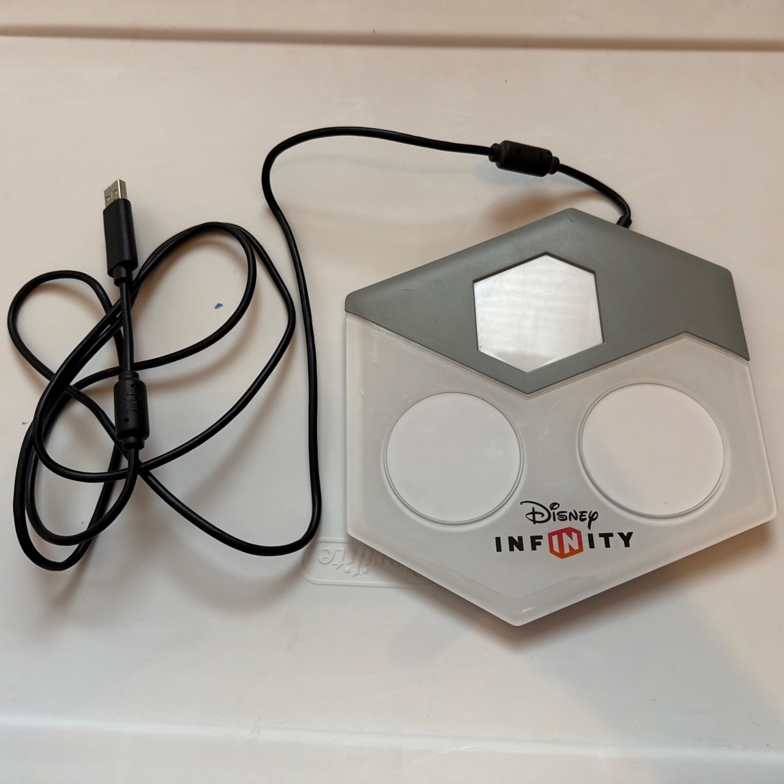 Disney Infinity 1.0 Bundle Xbox 360 Game, Base, Figures, Play Sets & Power Discs
