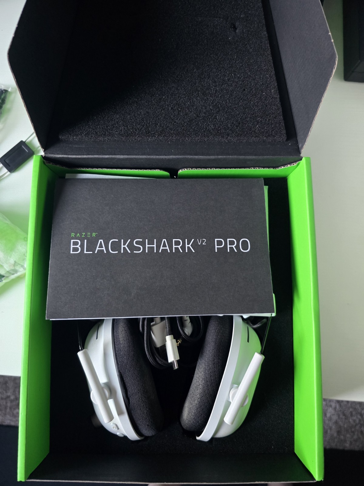 Razer BlackShark V2 Pro 2.4GHz Wireless Headset w/ Detachable Boom Mic White