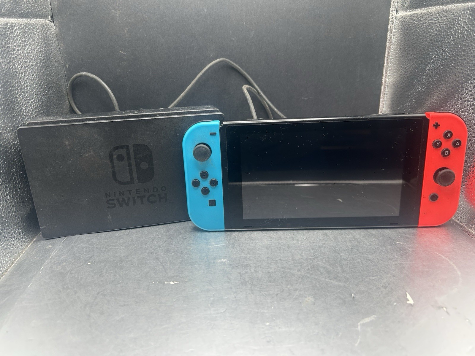 Nintendo Switch 32GB Console with Neon Red and Neon Blue Joy-Con Tested