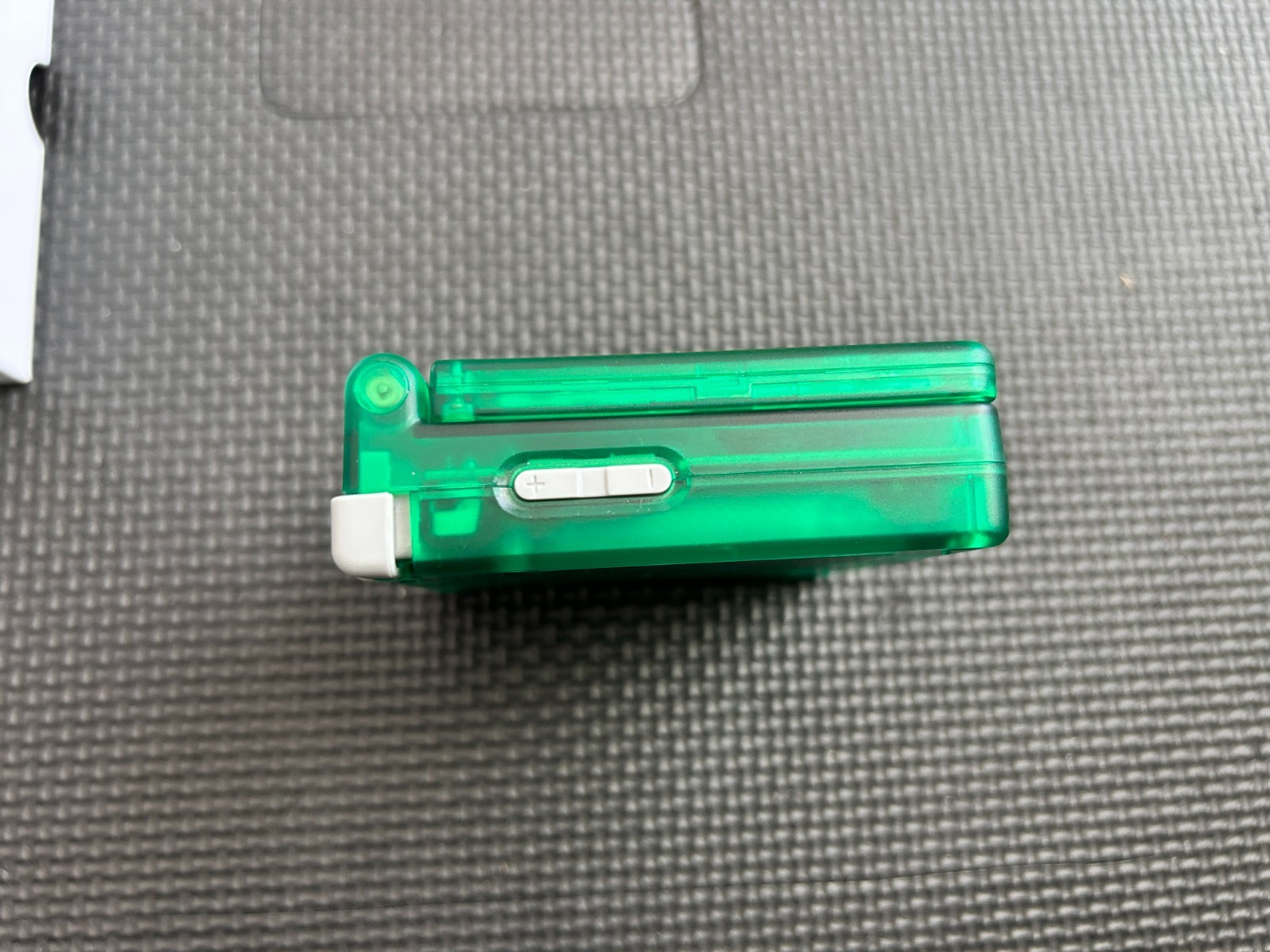 ANBERNIC RG35XX SP (TRANSPARENT GREEN) KNULLI 2 OS (64GB GAME CARD) (GXRG)