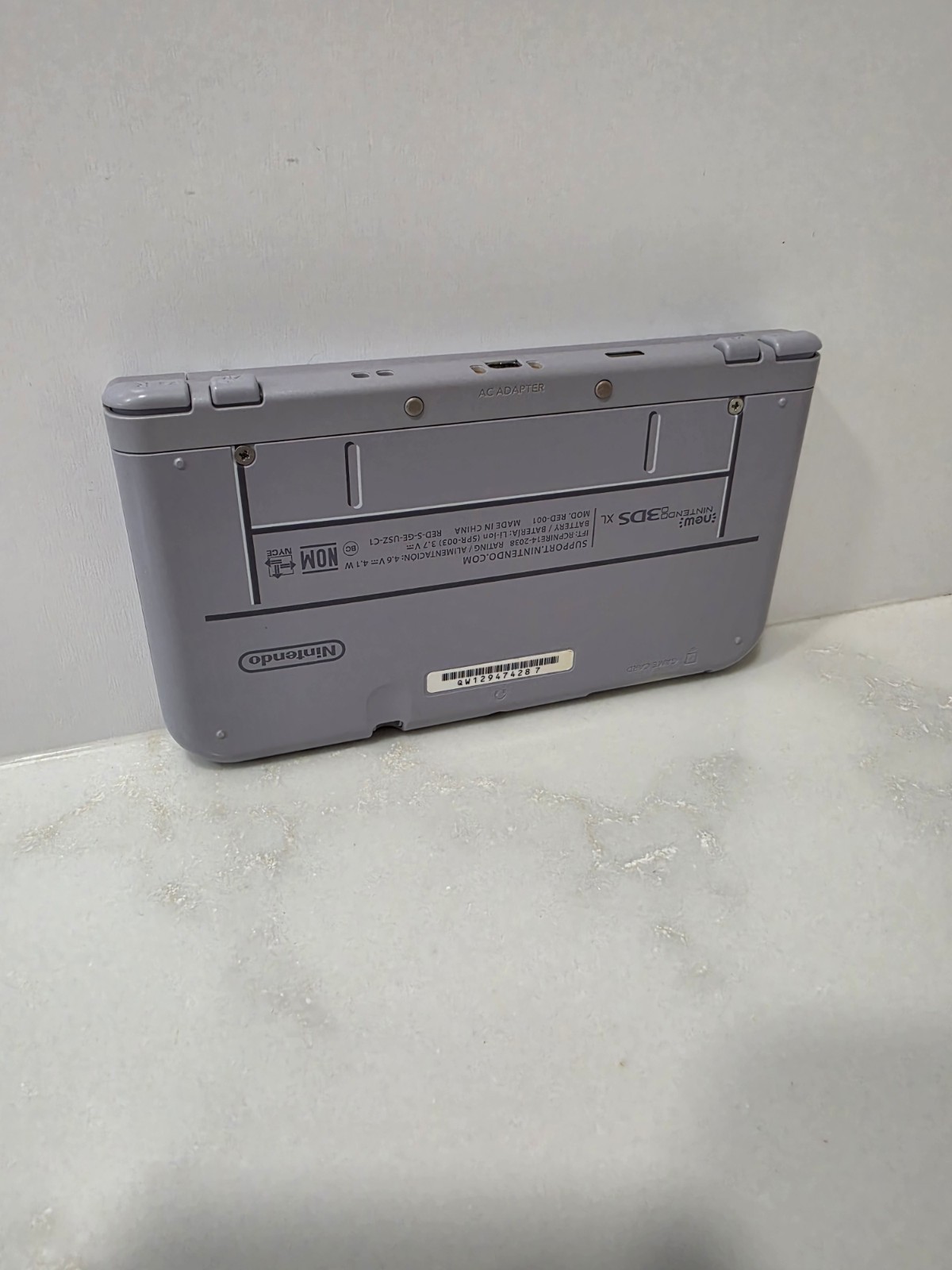 Nintendo New Nintendo 3DS XL SNES Edition Gray 4 GB Handheld Console (NTSC)
