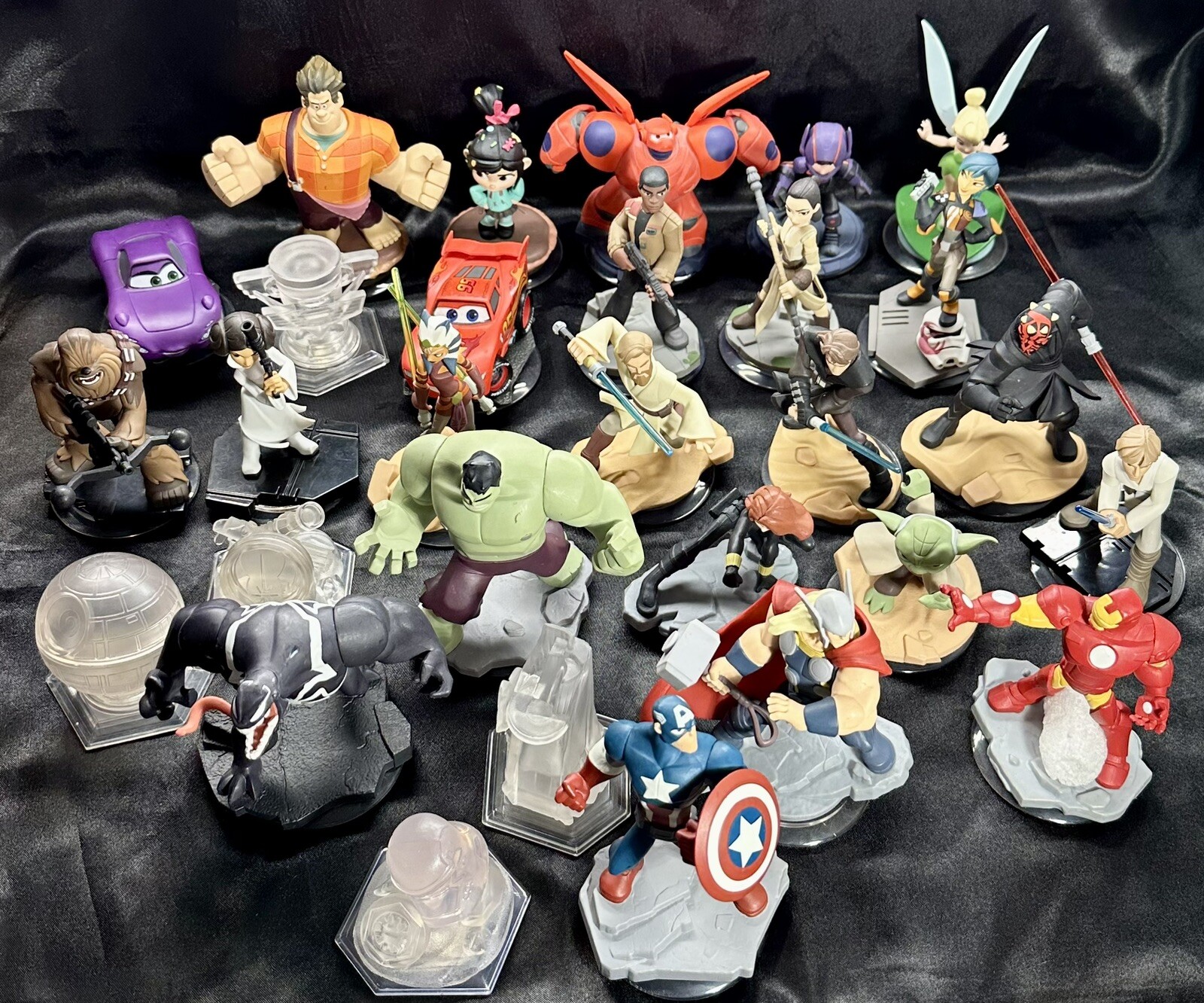 Disney Infinity Figure Lot Of 29 ~ Star Wars, Cars, Avengers, Marvel, Big Hero 6