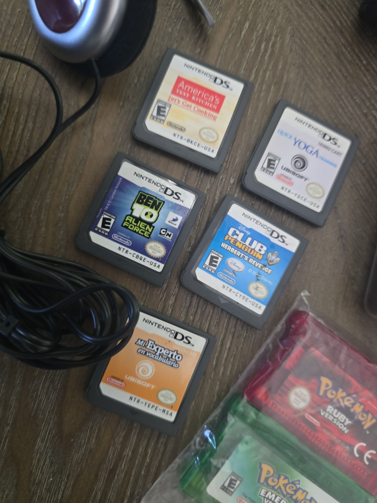 Nintendo DS Lite Black/Red, Games, Headphones, Chargers, Bags. Great Shape Read!