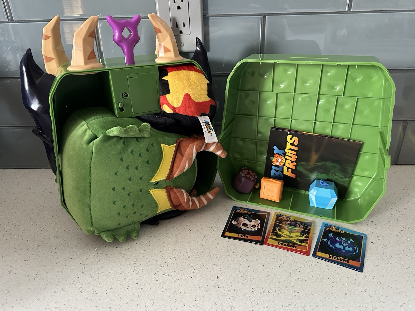 Blox Fruits Dragon Collector Bundle complete 2 stuffies 3 figures 3 cards&poster