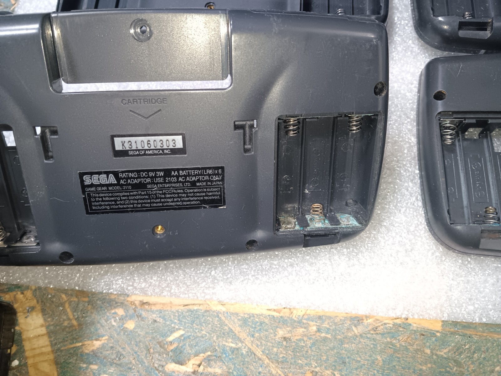SEGA Game Gear 2110 EXACT EMPTY BACK BATTERY CORROSION X6 ONLY-INTACT-SEE ALL
