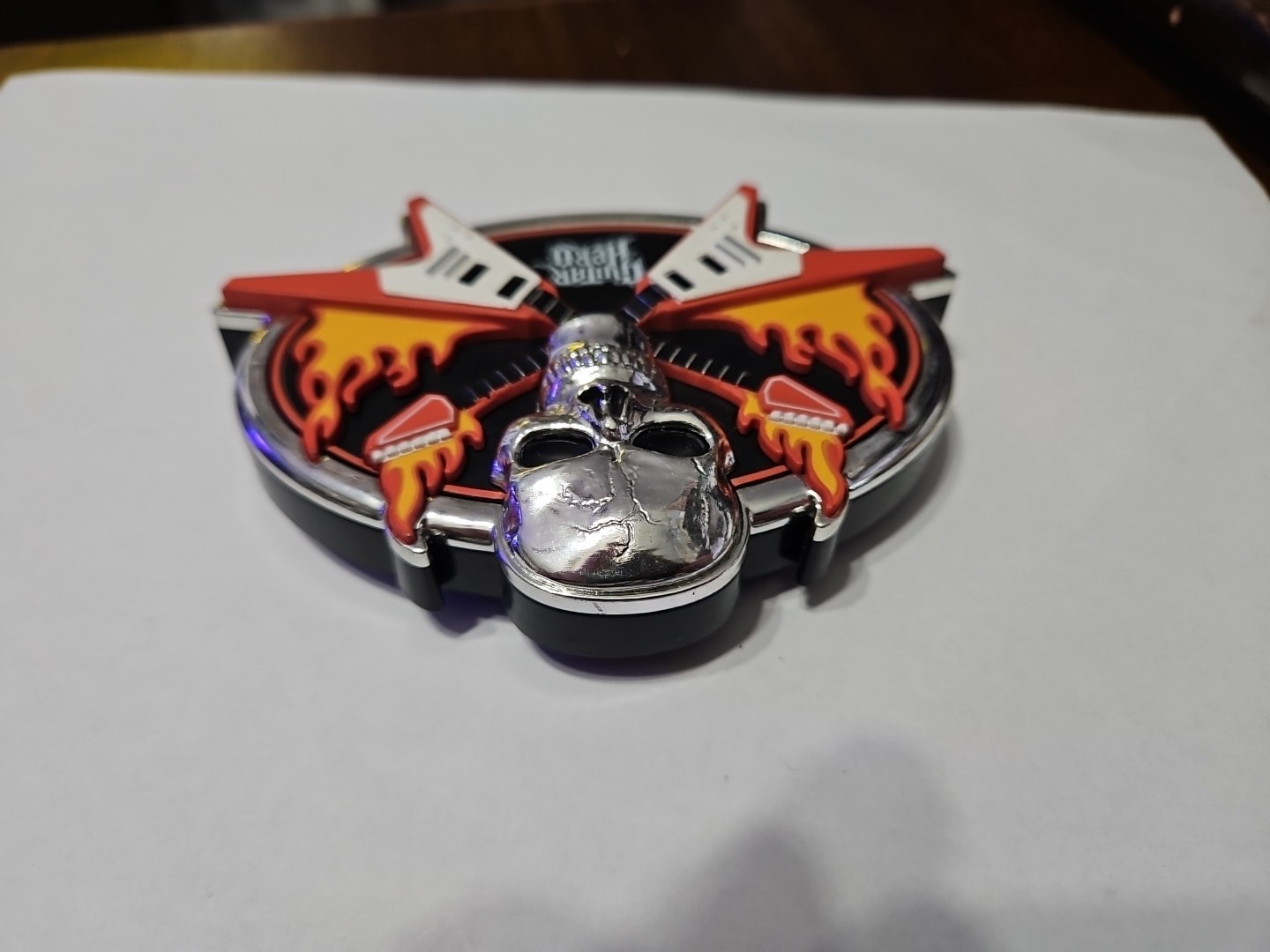 Guitar Hero 4.25″ Belt Buckle with Crossed Guitars, Skull & Flames 2007 Jada Toy