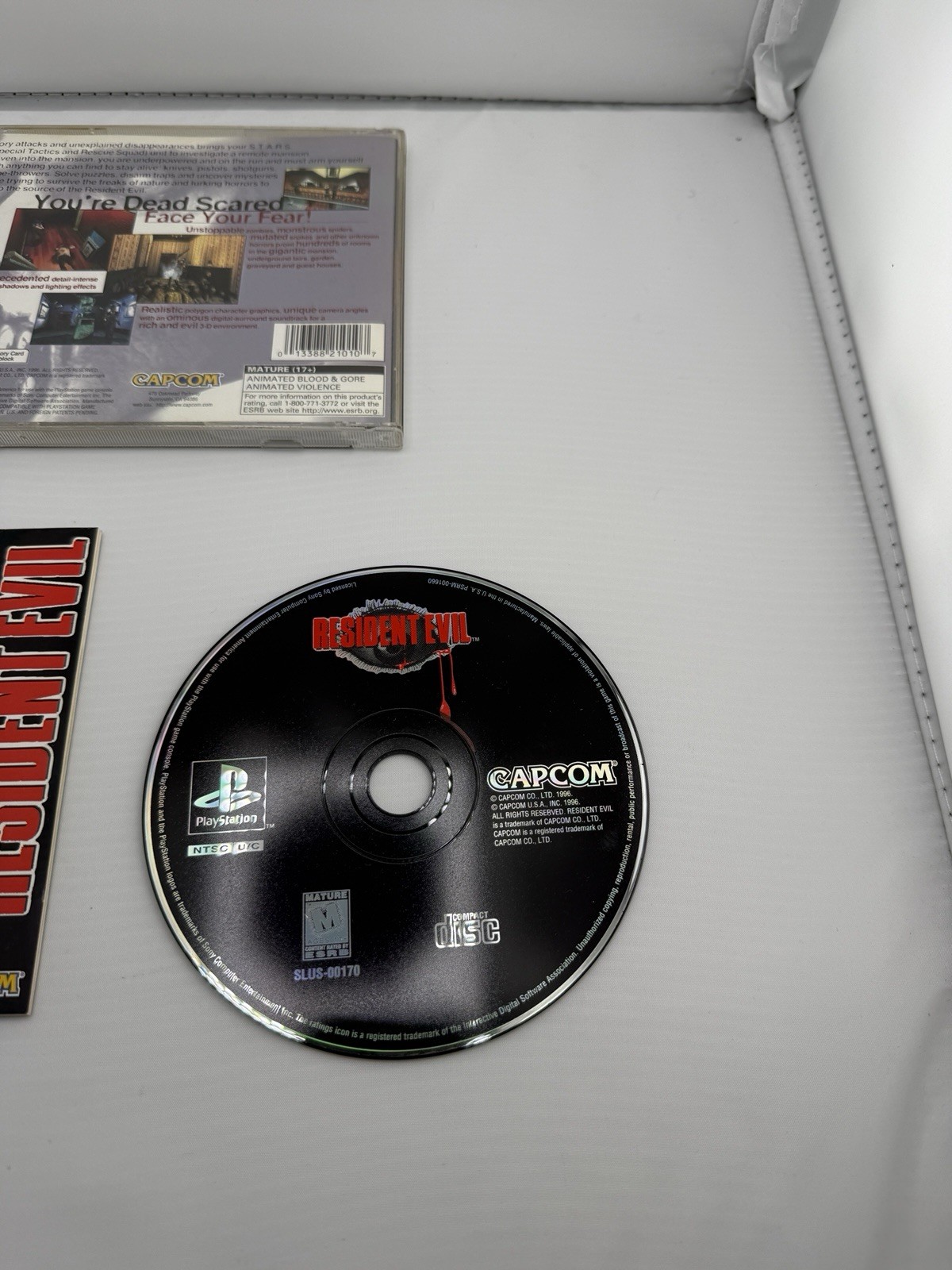 Resident Evil (Sony PlayStation 1, 1996) Black Label CIB W/ Reg Card Variant