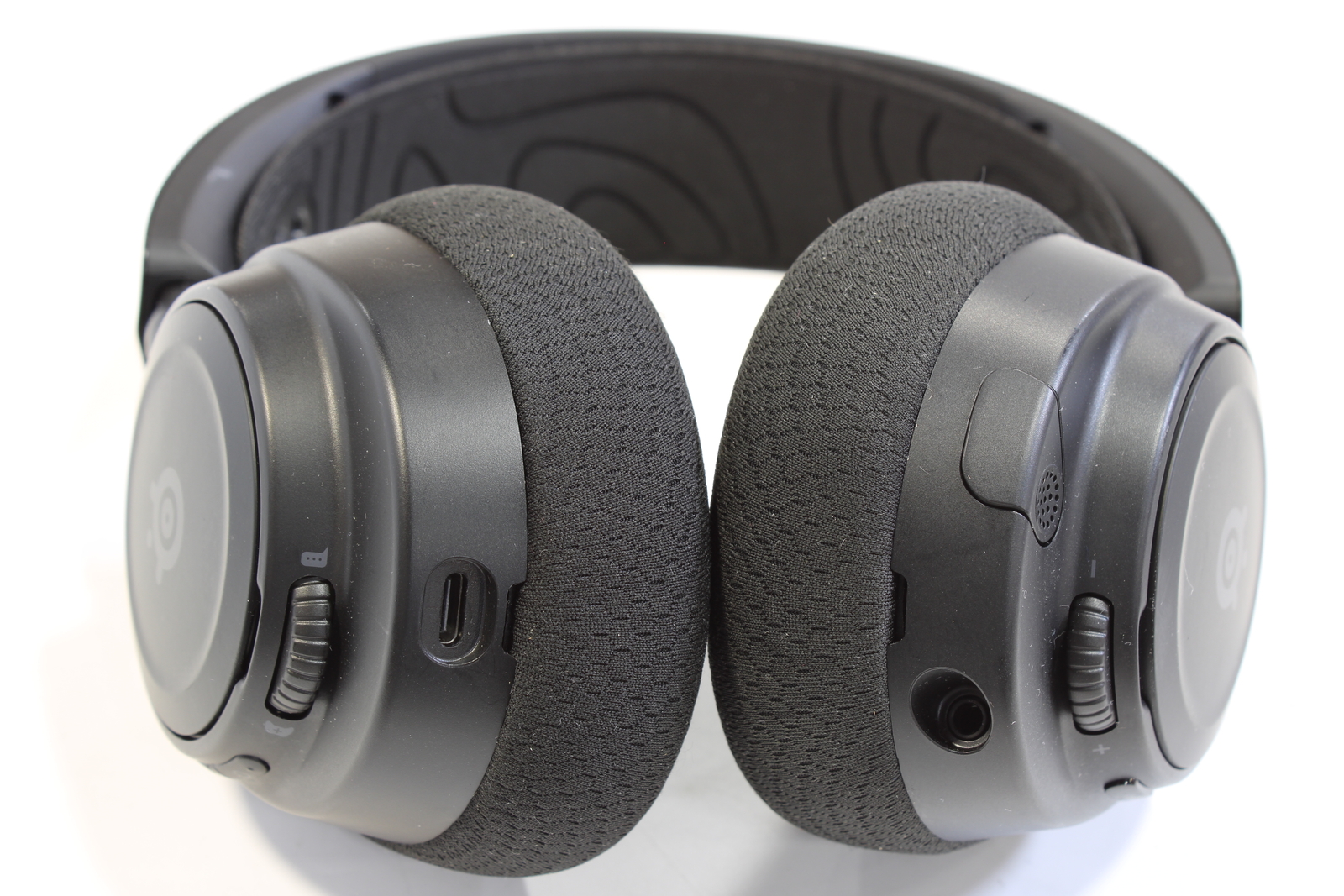 SteelSeries Arctis Nova 7 Headset with Retractable Microphone With Dongle