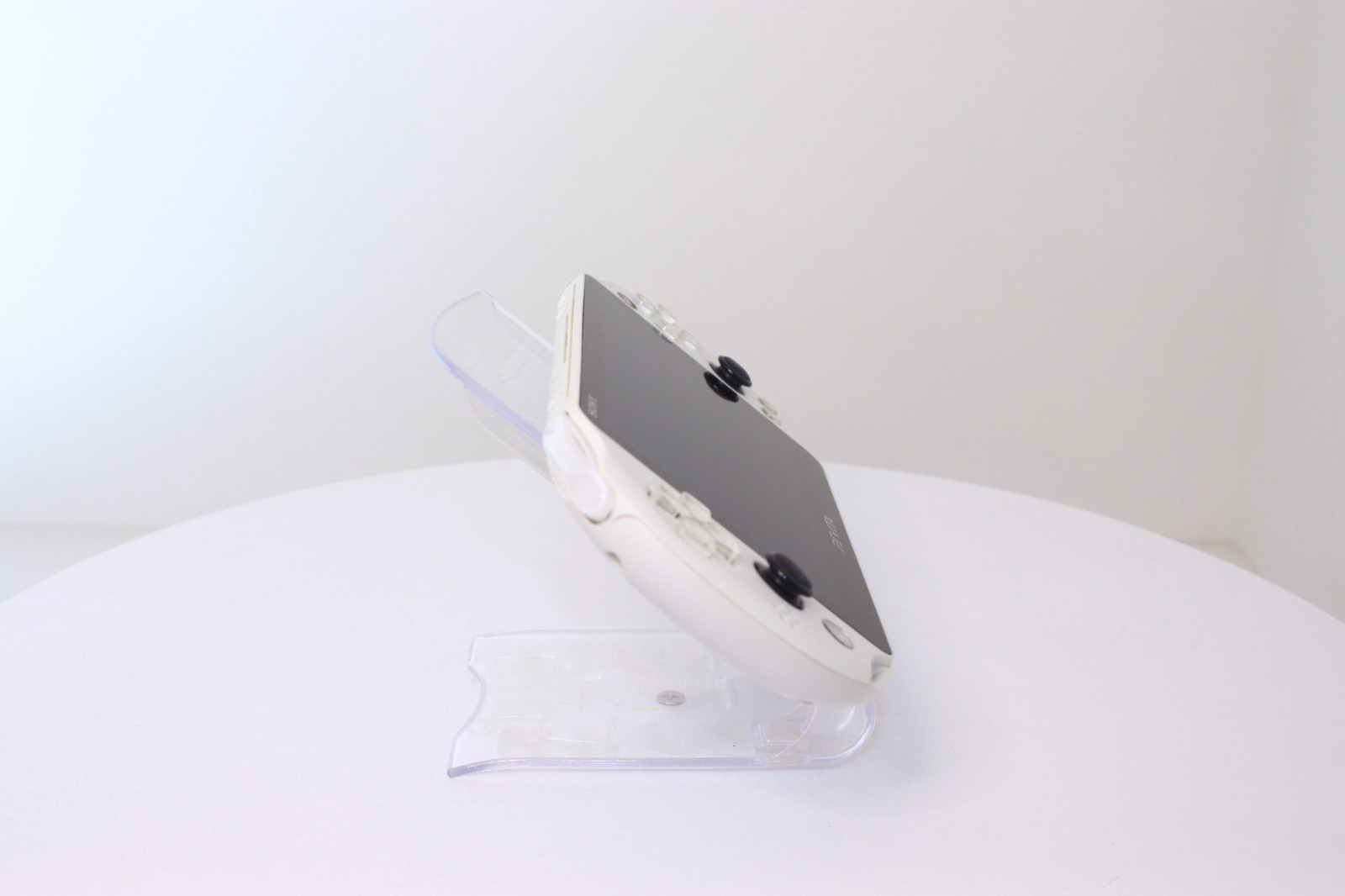JP Game PS Vita PCH-2000 Glacier White [ Rank：B]