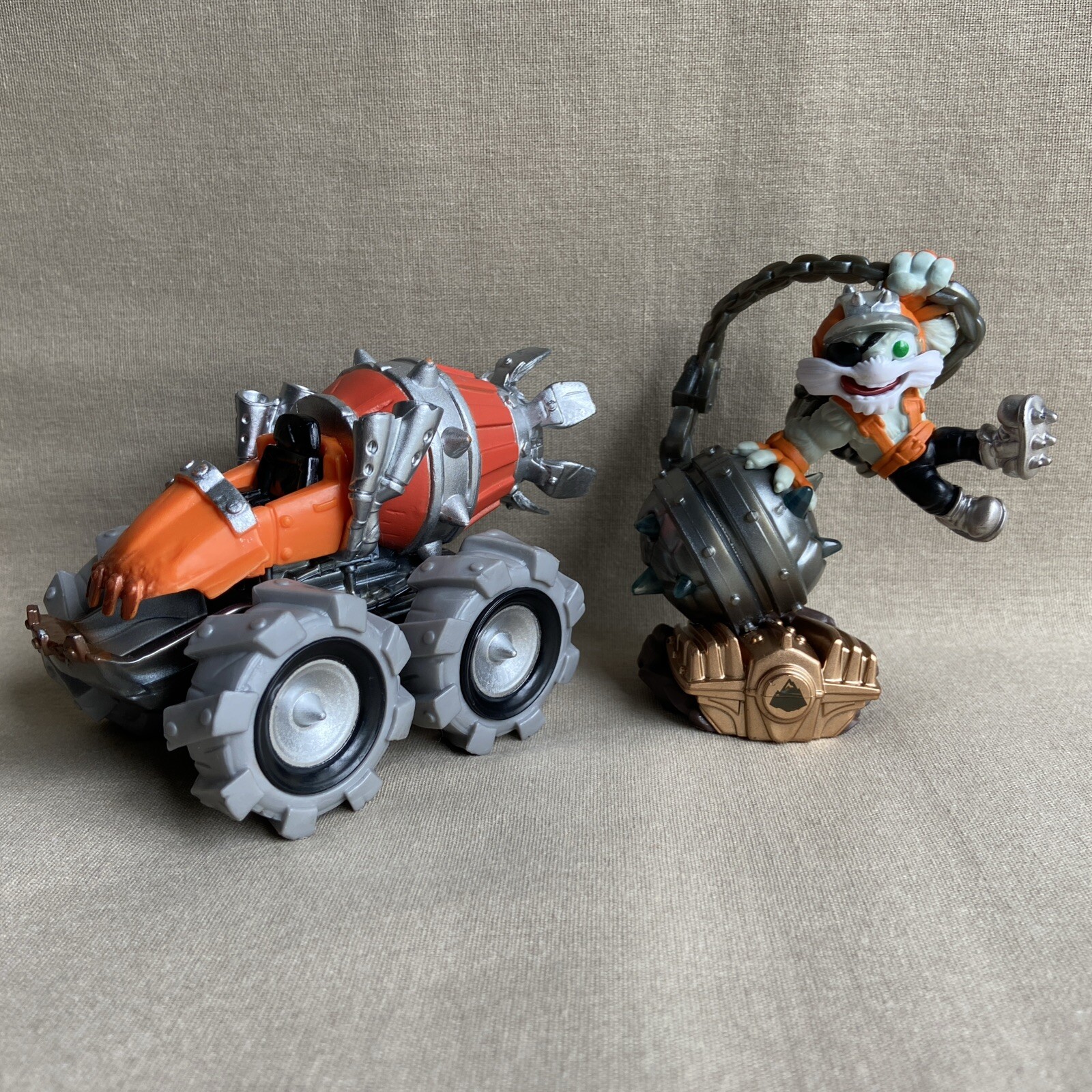 Skylanders Superchargers Smash Hit & Thump Truck (2) (Figure & Vehicle) 87531888