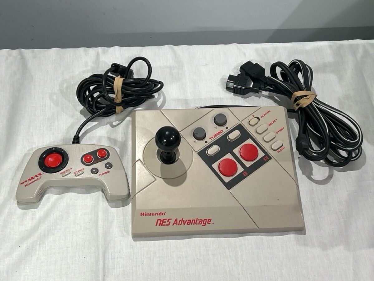 Nintendo NES Advantage Arcade Joystick NES-026 + NES MAX Turbo Contr (NJL028968)
