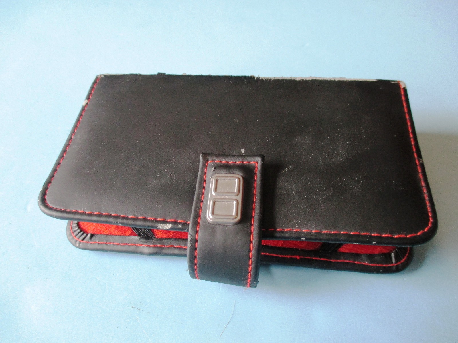 Nintendo DS Lite Crimson Red/Black System Brain Age 2 & Carrying Case Bundle