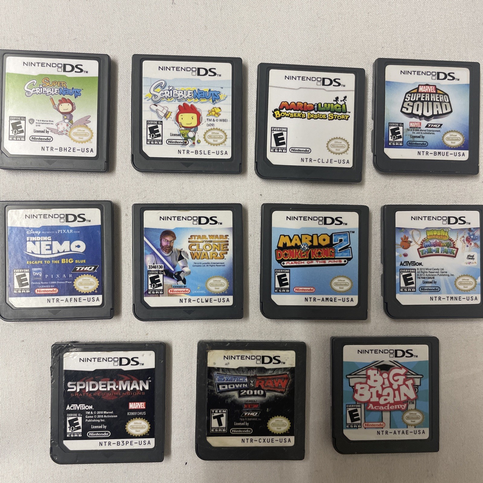Nintendo DSi XL – Bundle – READ