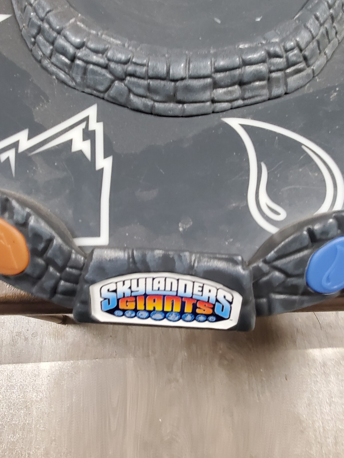 Skylanders Giants Battle Arena Portal Base Holds 16 Action Figures Lights Up 15″