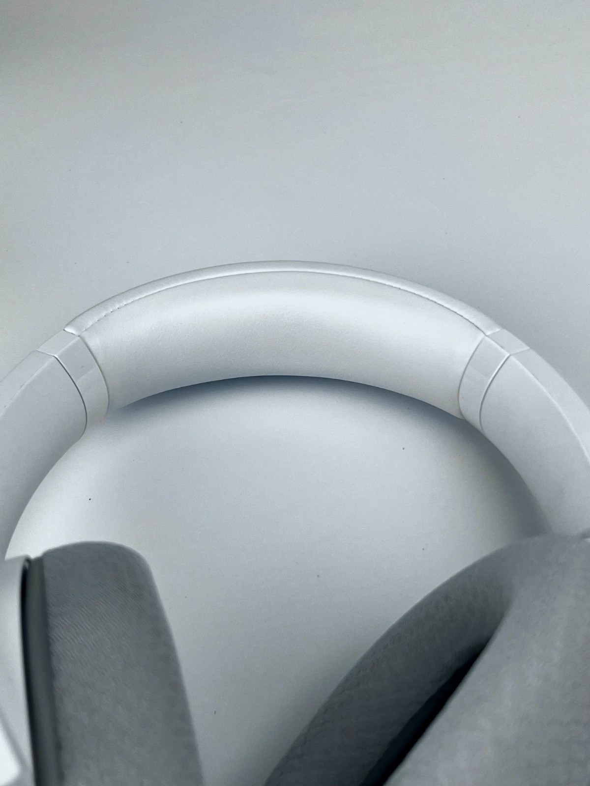 Razer Barracuda X Wireless Bluetooth Gaming Headset Mercury White – Headset only