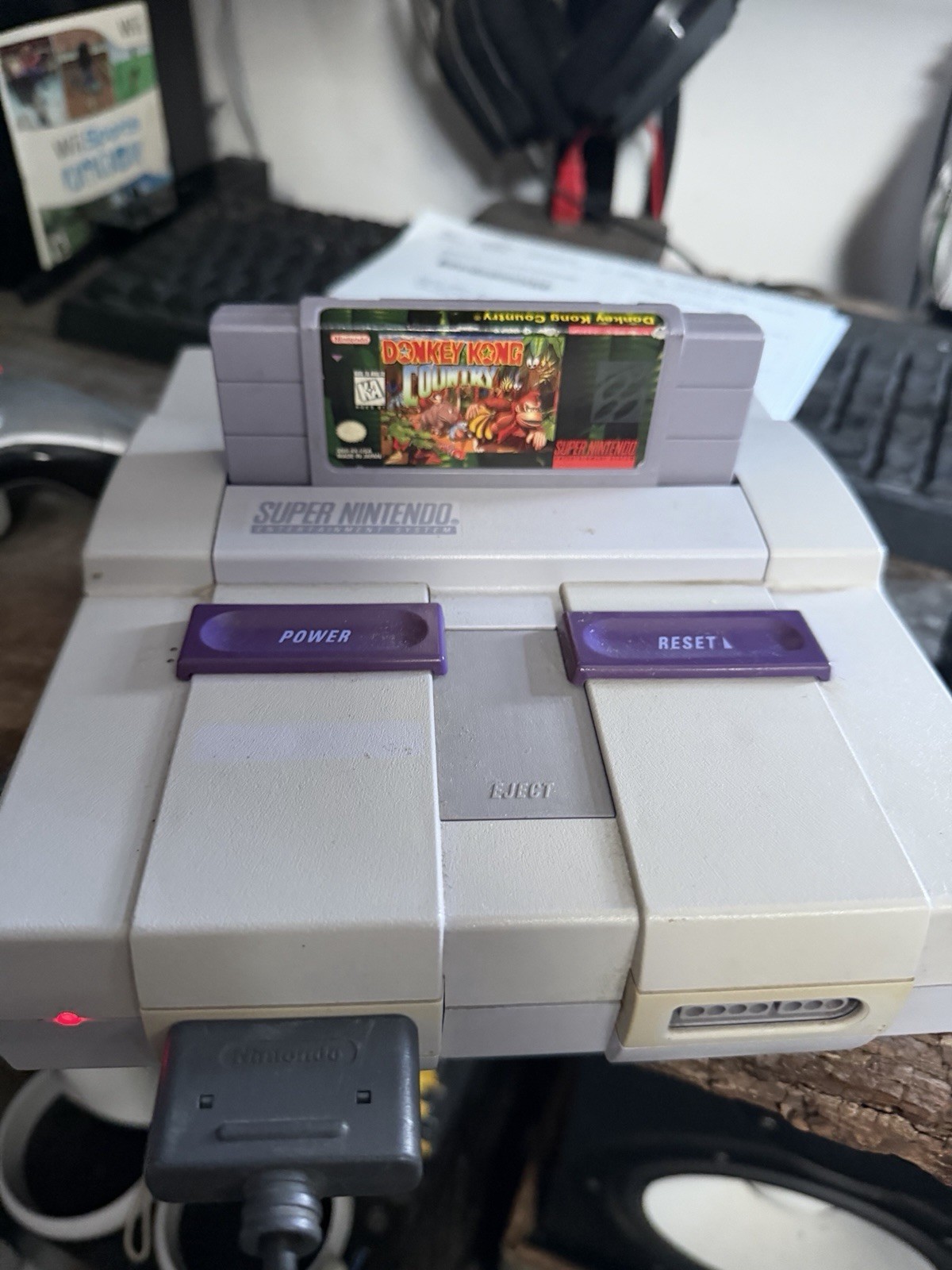 Nintendo Super Nintendo SNES Gray Console w/ 2 Controllers AV Cables Donkey Kong