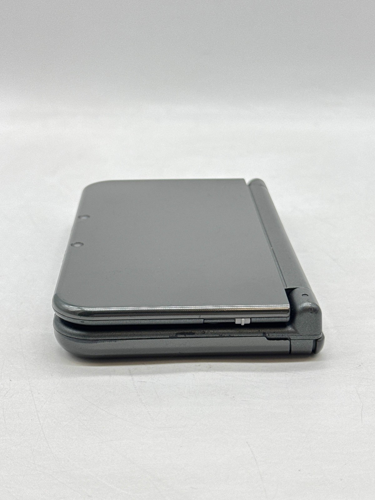 New Nintendo 3DS XL LL RED-001 Gray Handheld Console
