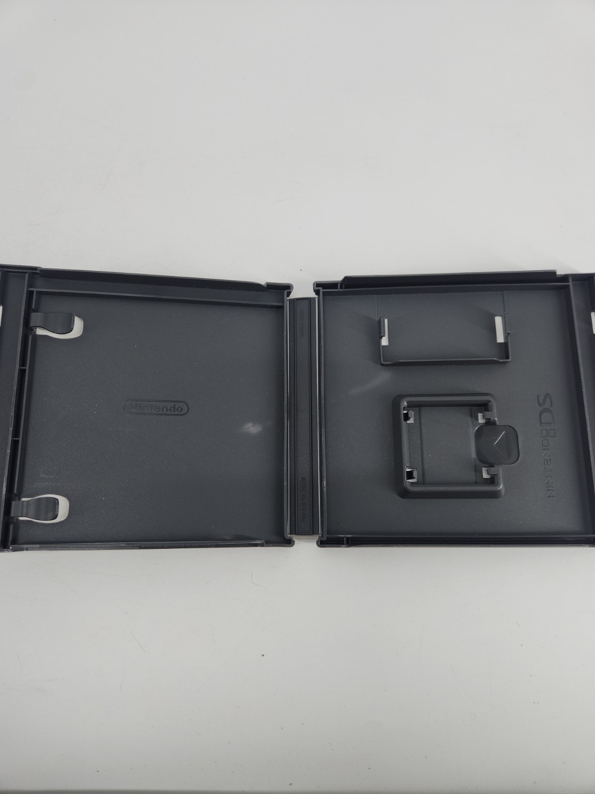 Nintendo Ds Case For Pokémon Diamond Version. Games And Manuel Is NOT INCLUDED