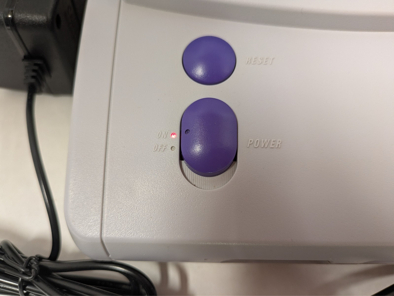 SNES JR – RGB Bypass, S-Video, New Caps, Regulator, C11 Cap, LED. Good Shape.