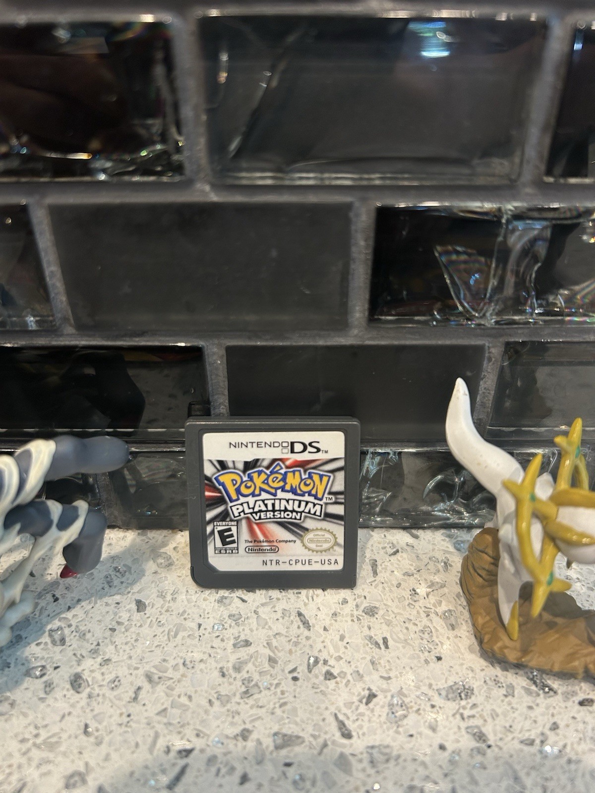 Pokémon Platinum Version Nintendo DS E-Everyone NTSC-U/C Pokémon Series
