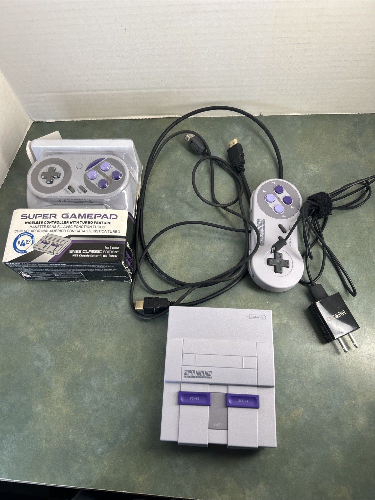 Nintendo SNES Classic Mini CLV-201 21 Built-In Games OEM Controller + Wireless