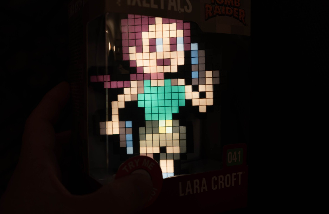CAMMY Street Fighter 021-PIXEL PALS 8-Bit Light-up Video Game Decoration *Rare