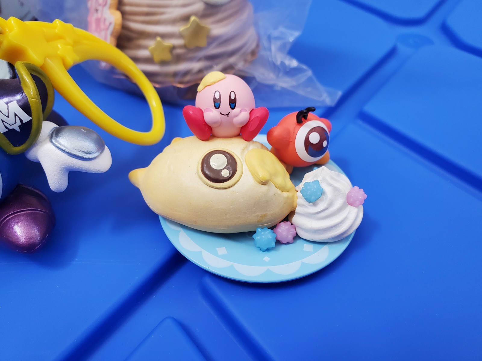 Kirby 4x Collectibles – Figures + Keychains – Paldolce Collection + Blind Bag