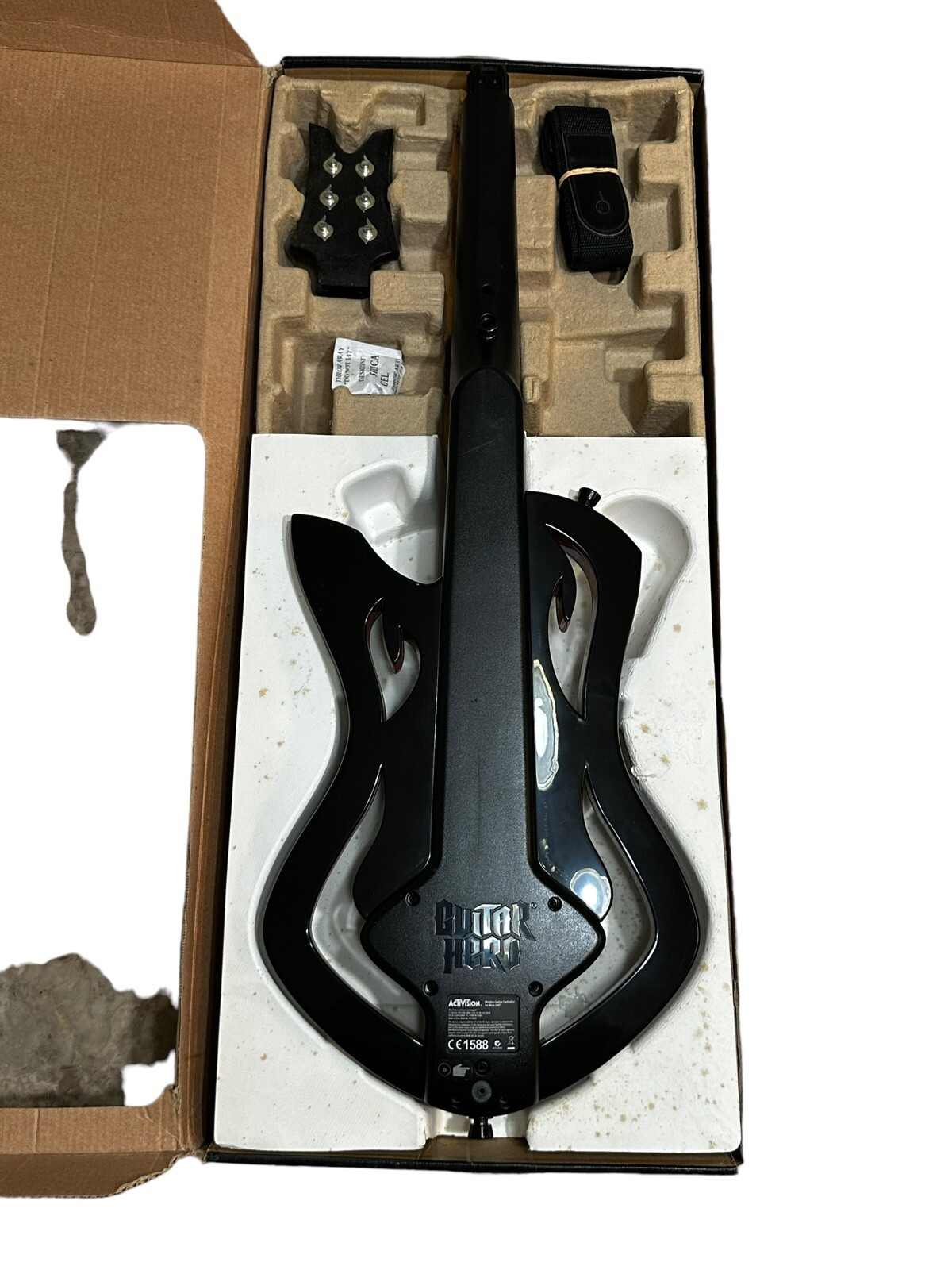 Guitar Hero Warriors of Rock Wireless Guitar (Xbox 360) W Guitar Hero 2 Game