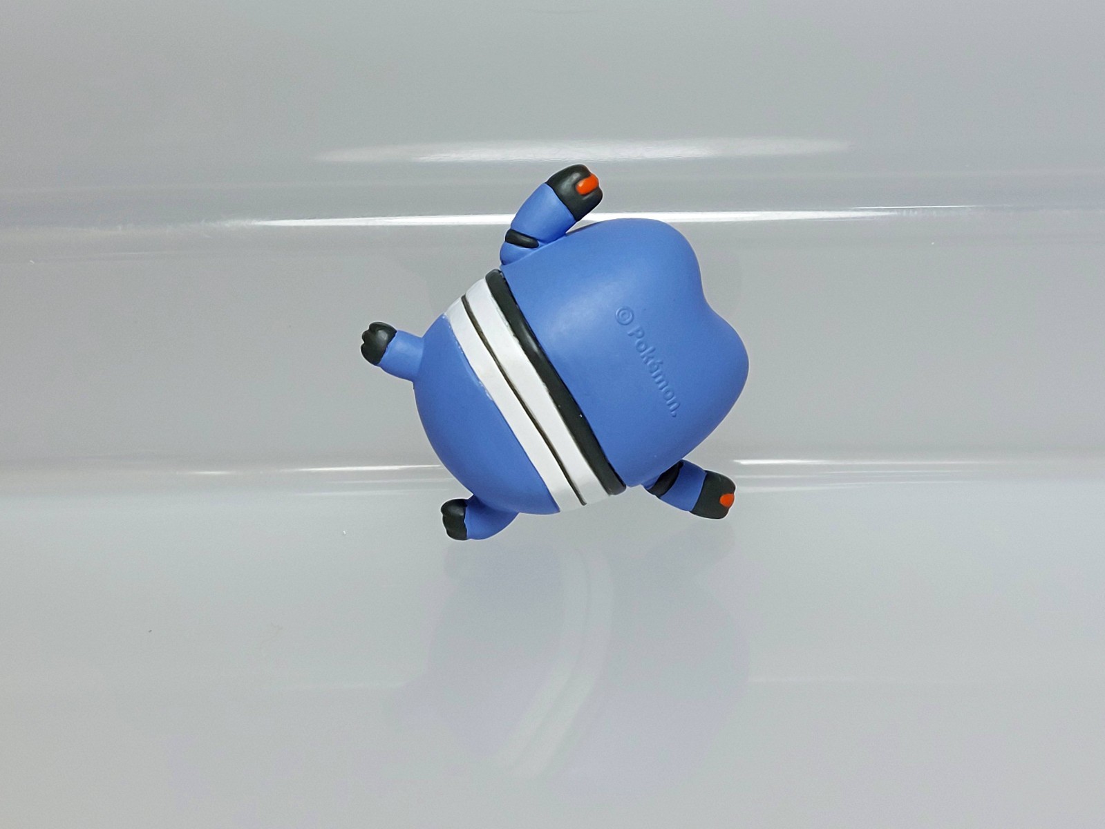 Pokemon Center Japan 2020 Figure Oyasumi Chuu Croagunk Guregguru G02 0.8in