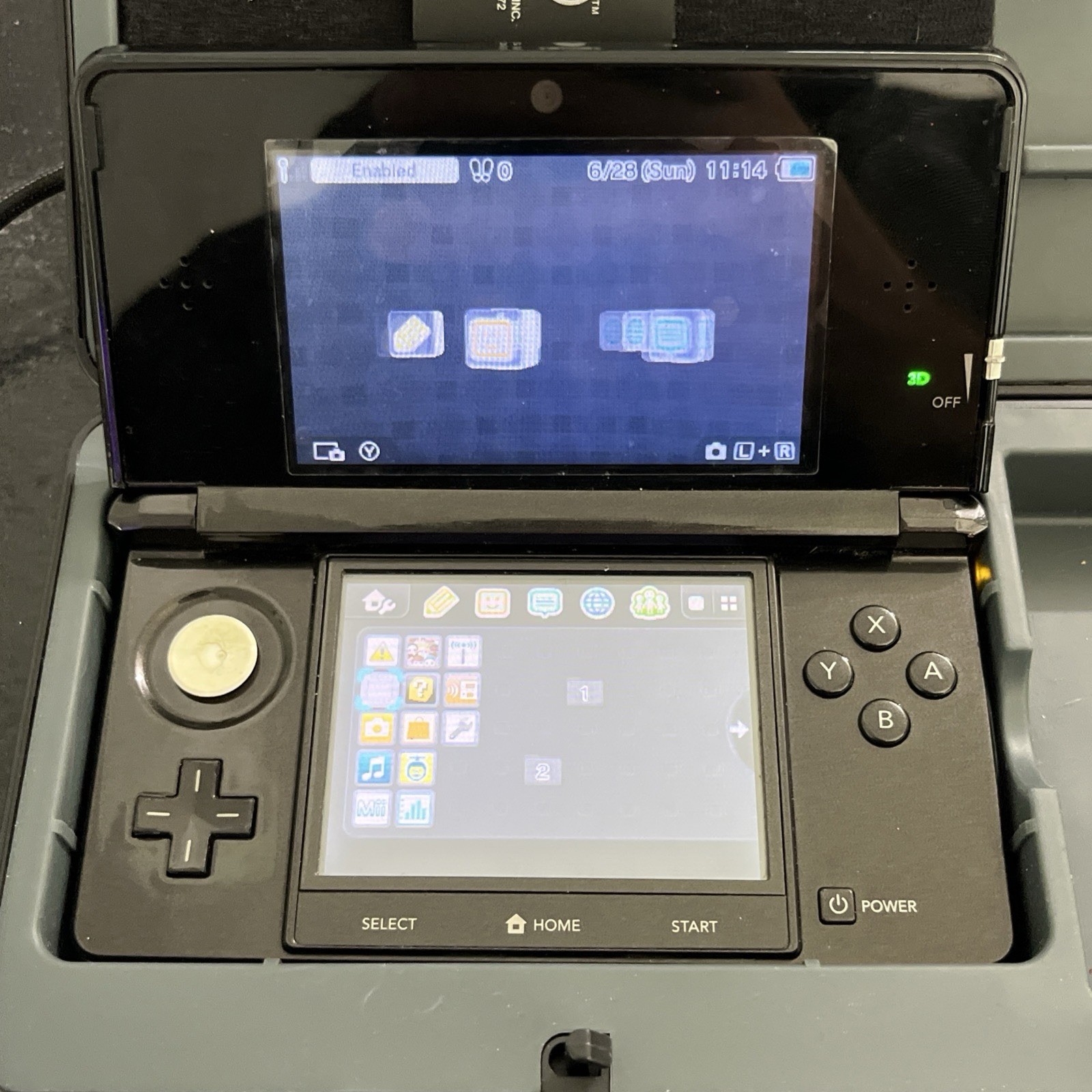 3DS Original US Console Black – Tested Working W/charger CTR 001 3 Games/2 cases
