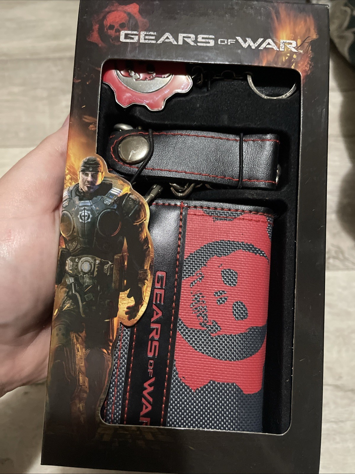 Bioworld Gears of War Trifold Chain Wallet with Keychain. Brand New Sealed Rare