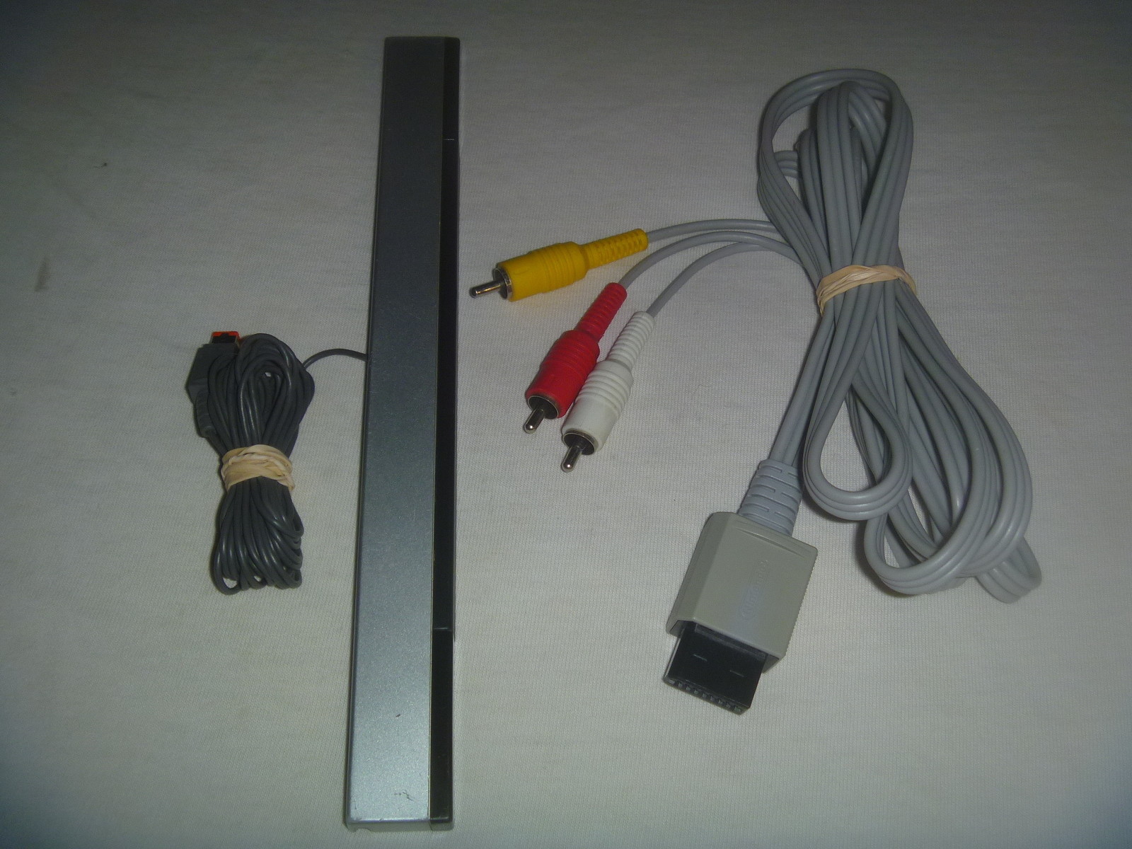 Official OEM Nintendo Wii Composite AV Cables + Wired Sensor Bar RVL-009 RVL-014