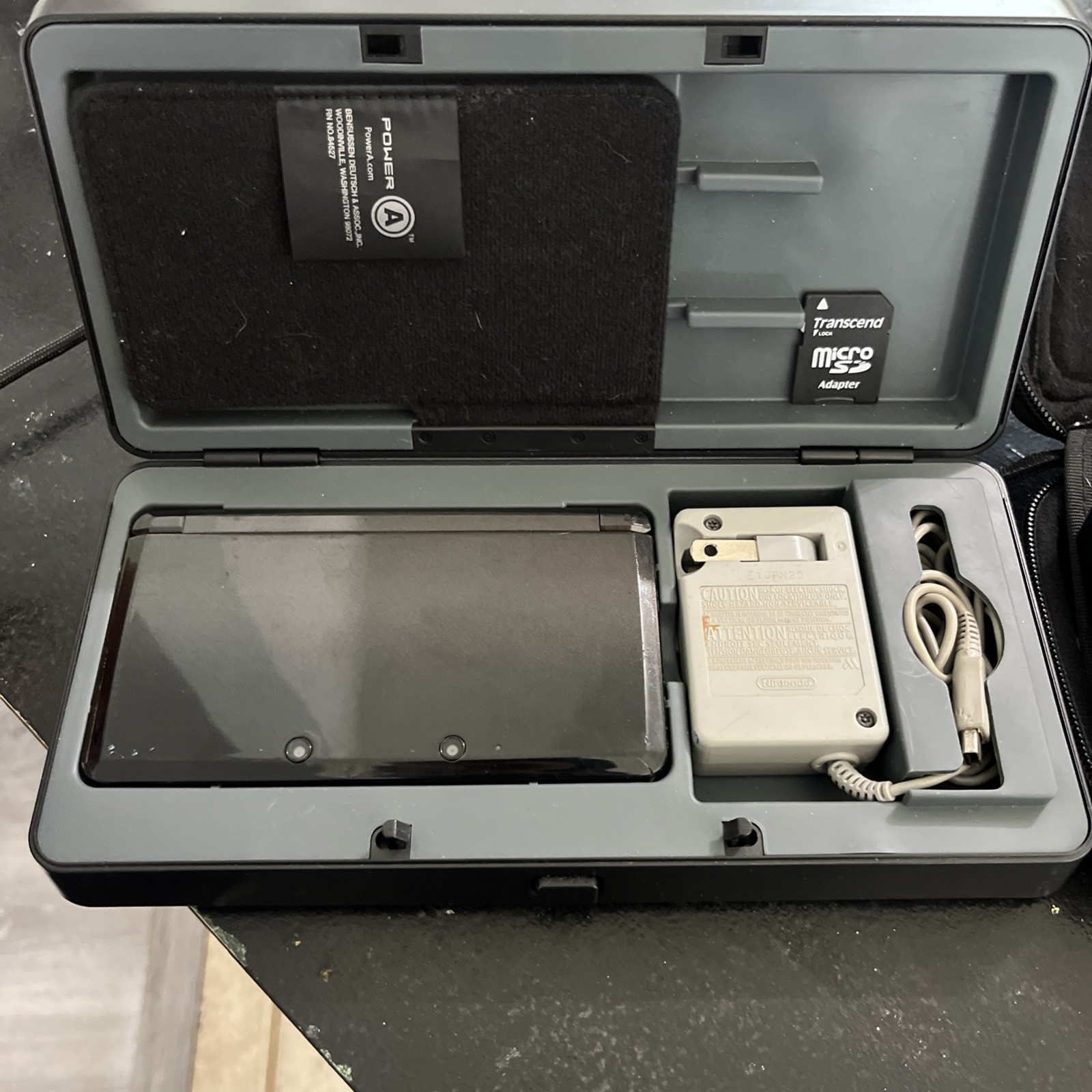 3DS Original US Console Black – Tested Working W/charger CTR 001 3 Games/2 cases