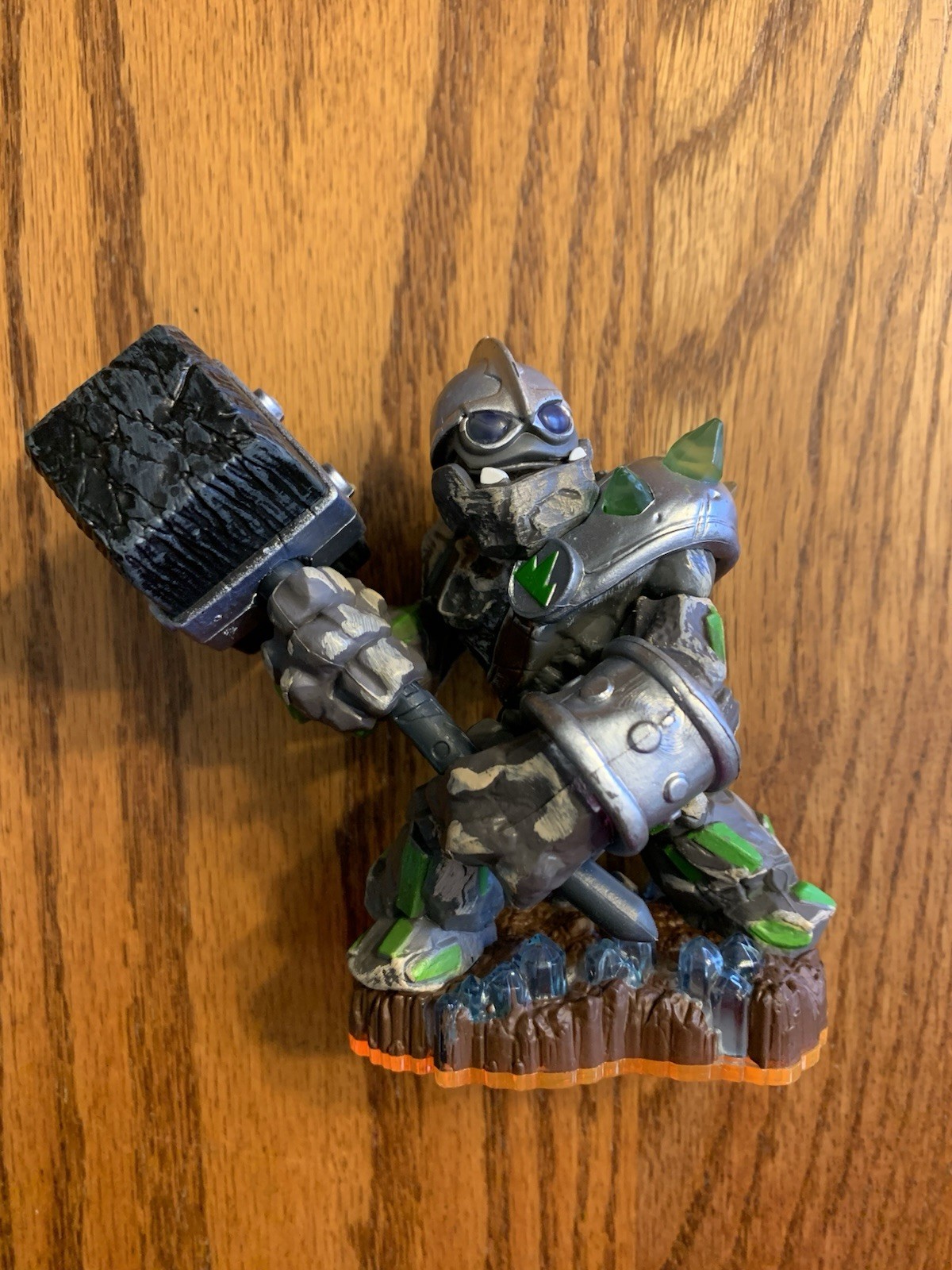SKYLANDERS GIANTS CRUSHER Figure