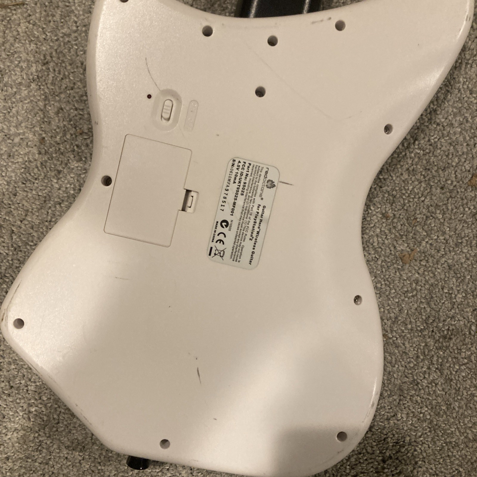 PS2 Guitar Hero Wireless White Red Octane Guitar No Dongle Tested Works
