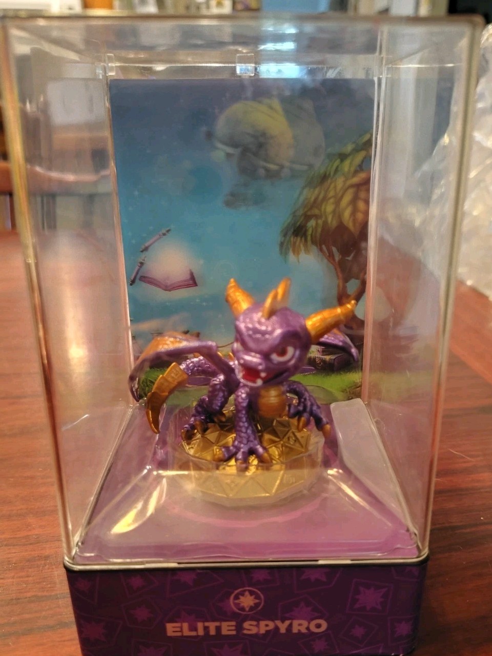 Skylanders Eon’s Elite Spyro in Case Cleaned and Tested READ DESCRIPTION