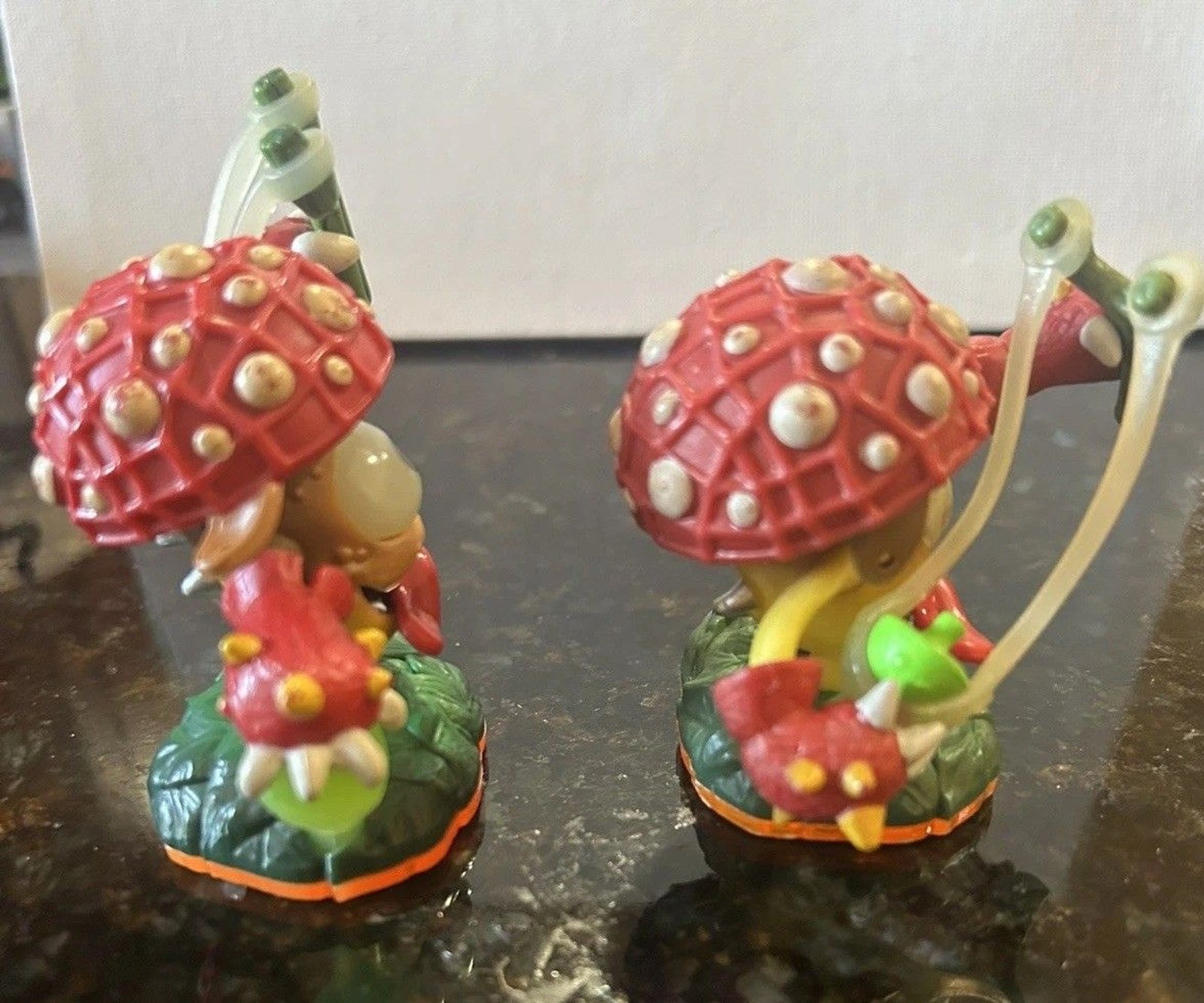Skylanders LIFE ELEMENT Lot of 5 Nitro Stealth Stinger, LightCore Shroomboom Elf