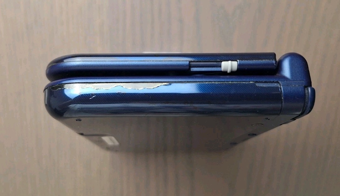 New Nintendo 3DS XL Metallic Blue Charger + 32GB SD Card | Region Free TOP IPS