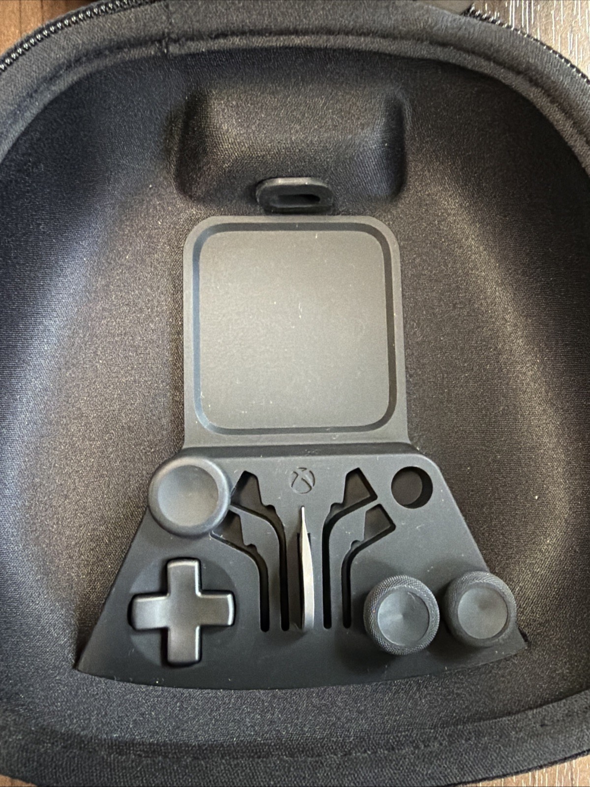 Microsoft Xbox One Elite Series 2 Controller Case w/ INTERCHANGEABLE PARTS – US™