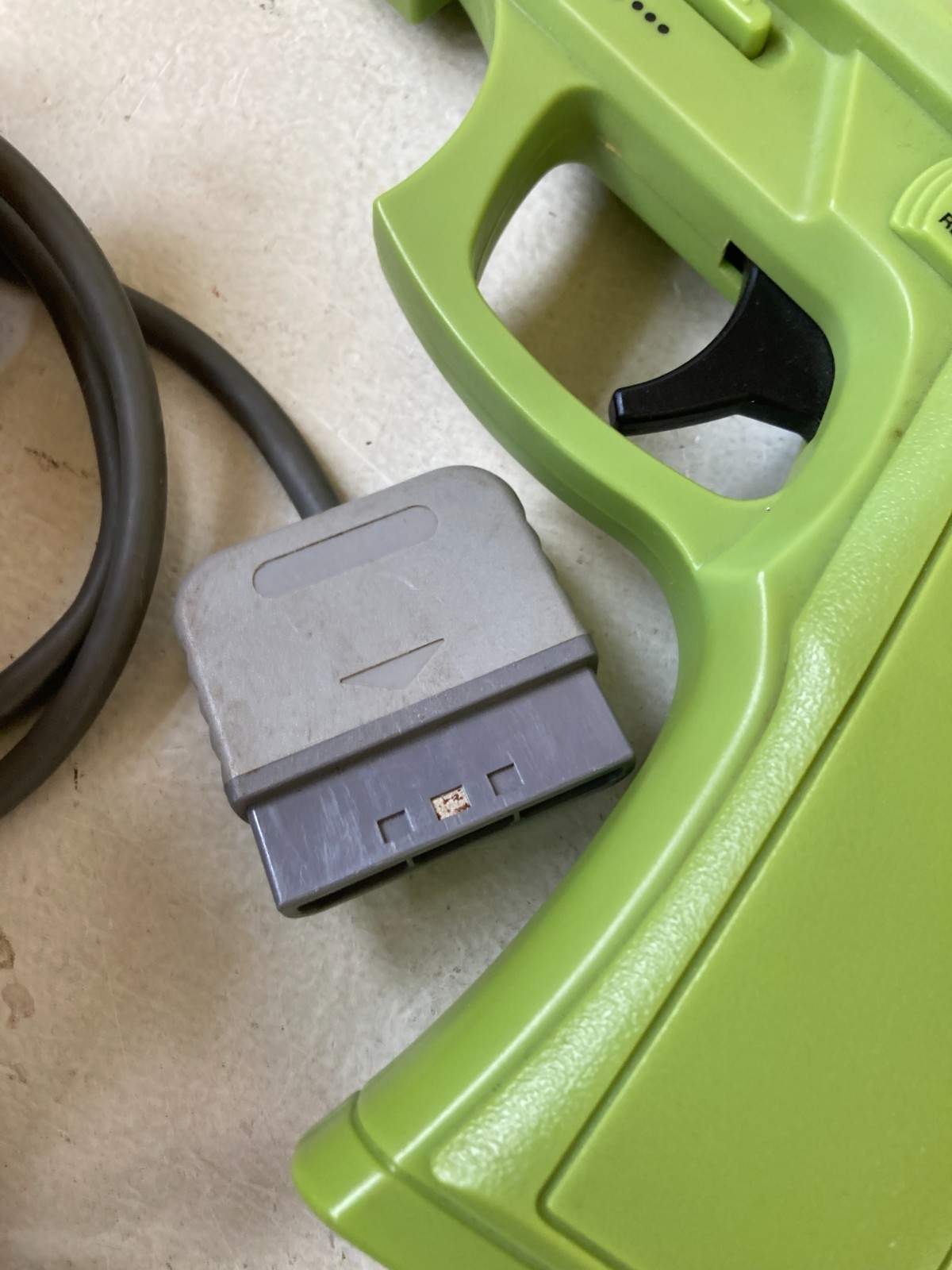 Nuby Peacemaker Light Gun Controller for Sony PlayStation 1 PS1 Green Untested