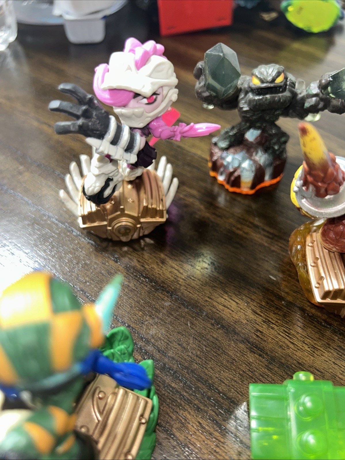 Skylanders SuperChargers Lava Lance, Super Shot Stealth Elf And Friends 7 Pieces