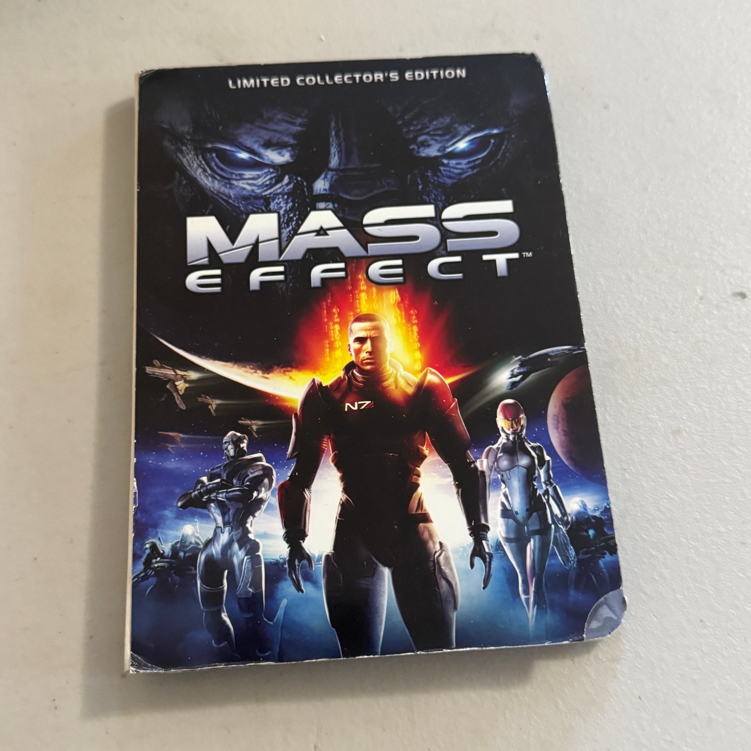 Mass Effect Limited Collector’s Edition Xbox 360 Video Game Sci-Fi RPG