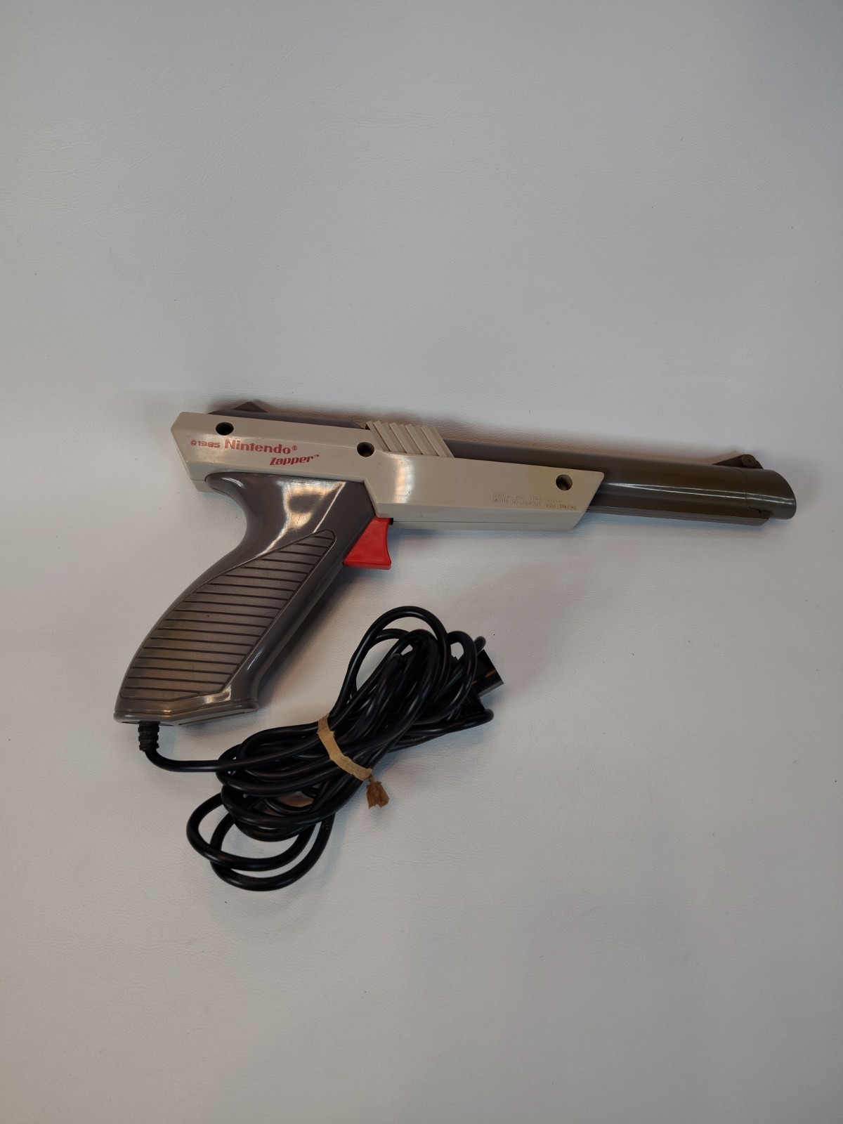 Official Gray Nintendo NES-005 Zapper Light Gun Controller …UNTESTED