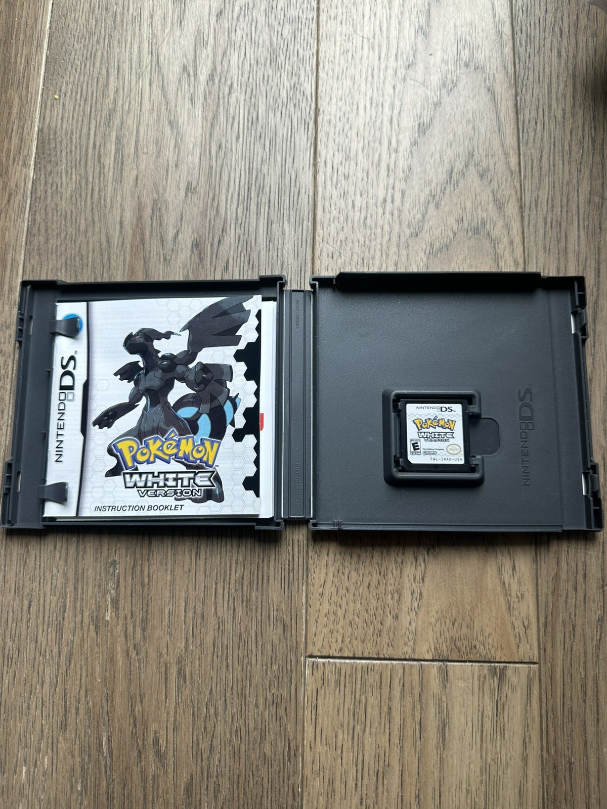Pokemon White Version, Nintendo DS US Version – Authentic Tested Game and Case