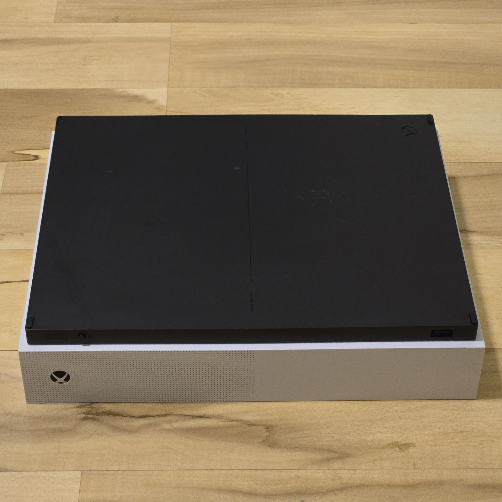 Microsoft Xbox One S All Digital Edition White Console 1TB w/ Controller & Cords