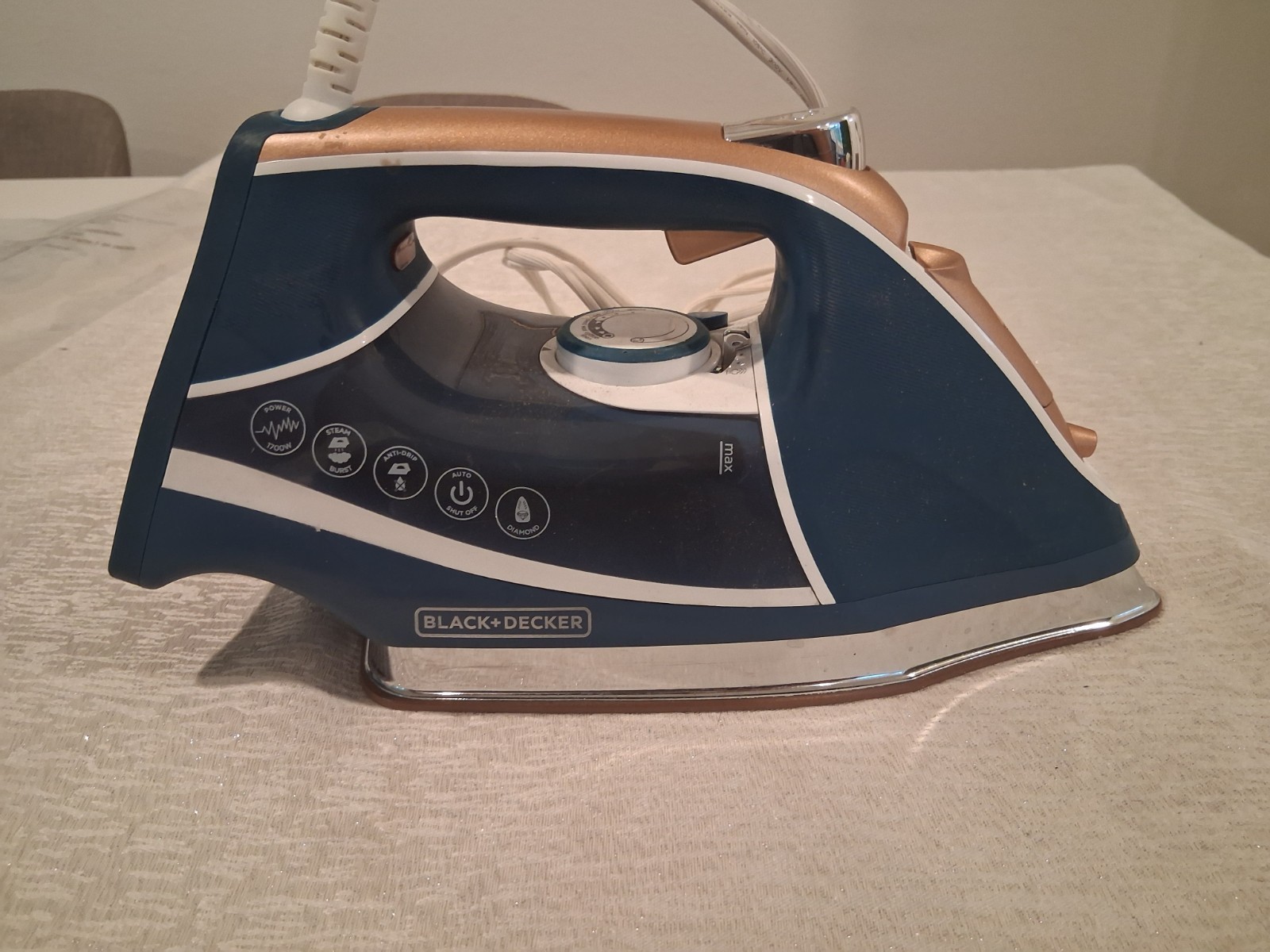 BLACK+DECKER D3300 Elite Pro Series STEAM IRON LAUNDRY EXCELLENT USED CONDITION